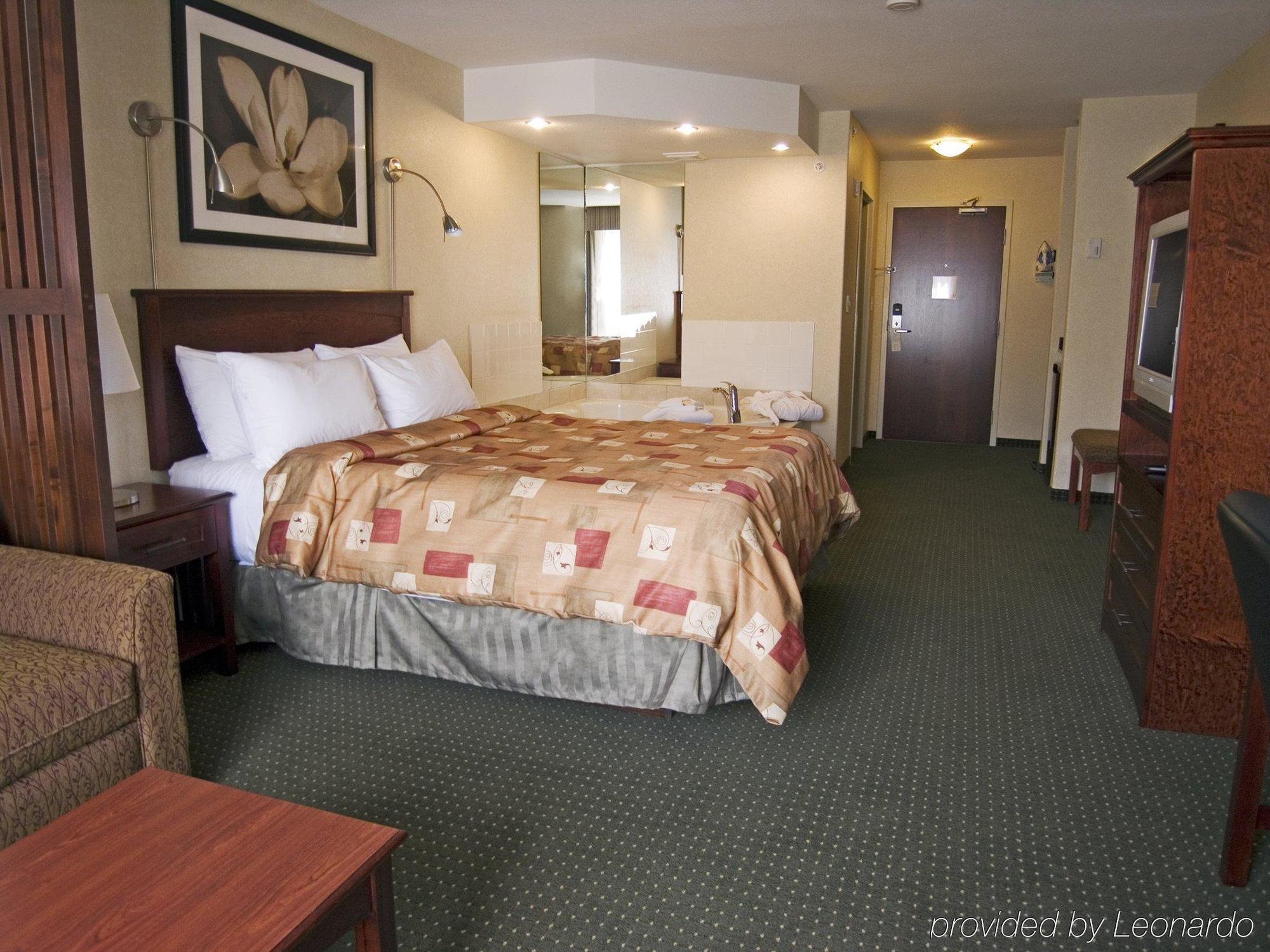 Lakeview Inns & Suites - 슬레이브레이크 객실 사진